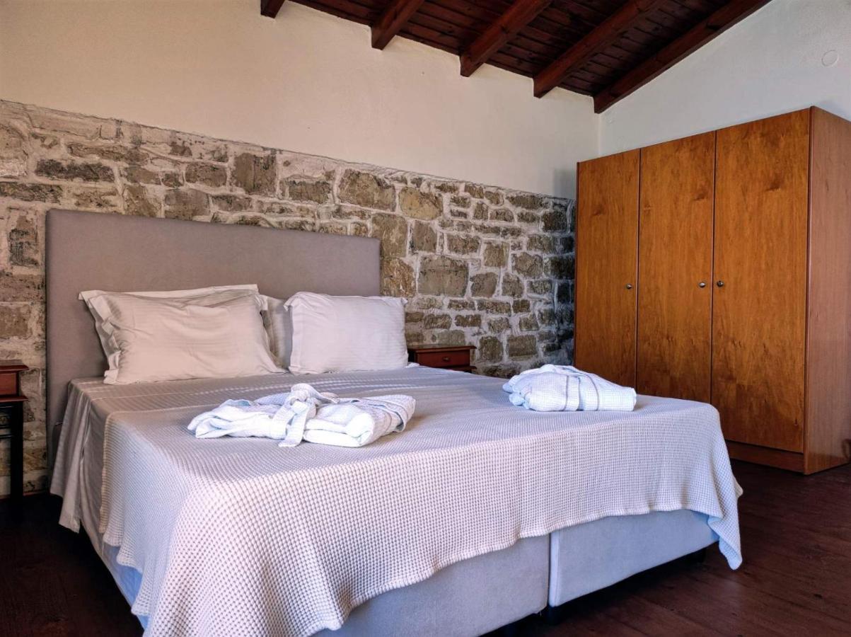 Thalassa Apartment *