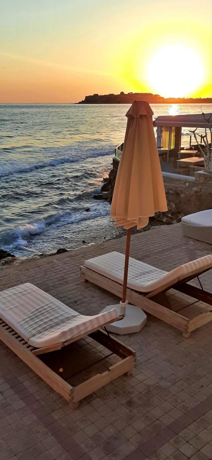 Thalassa *